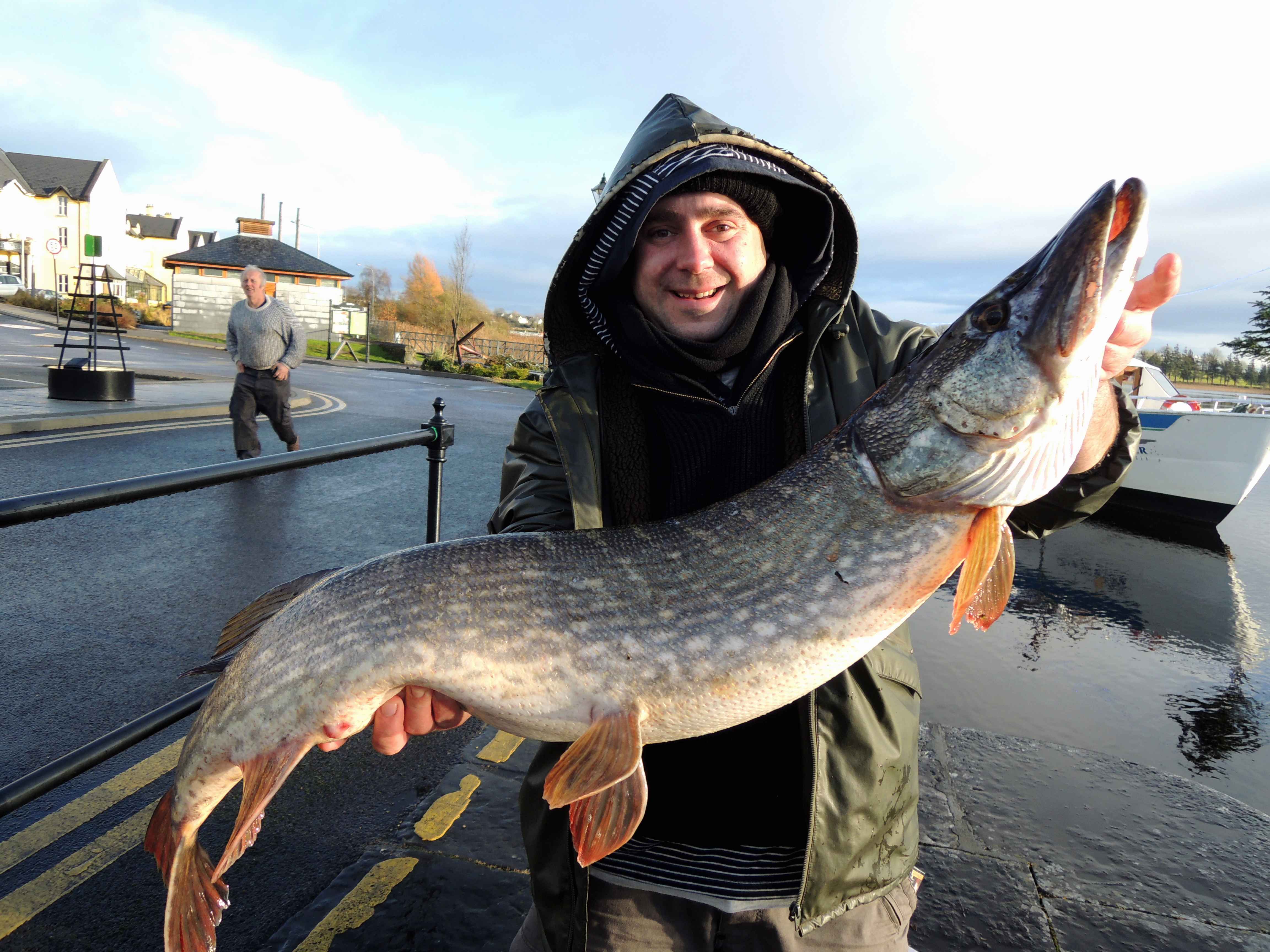 Séjour de pêche aux brochets en Irlande, 1m07, 27 livres, pris au leurre souple.